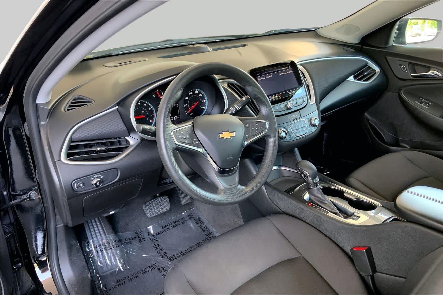 Used 2025 Chevrolet Malibu LT FWD image 18