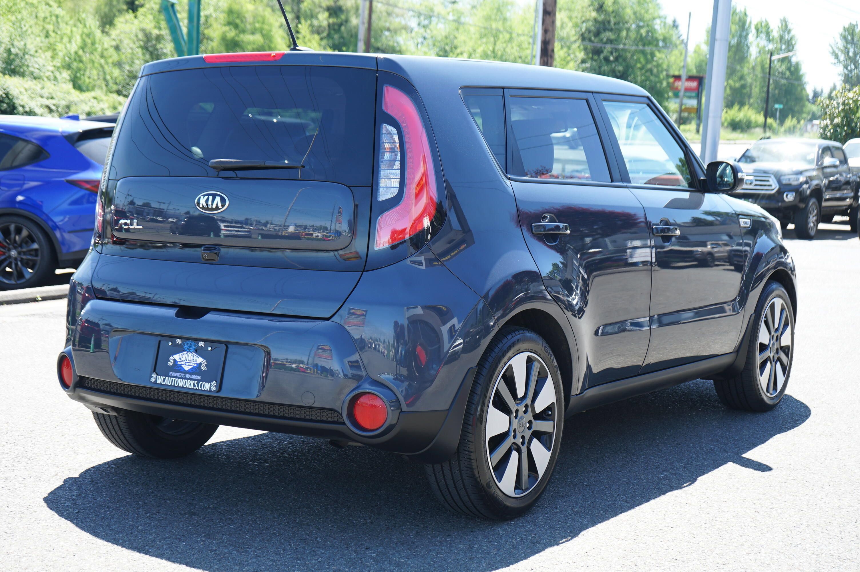 Used 2016 Kia Soul ! w/ Premium Package FWD image 5