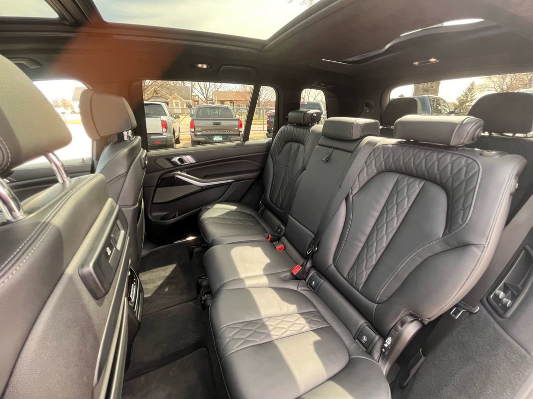 Used 2020 BMW X7 M50i image 27