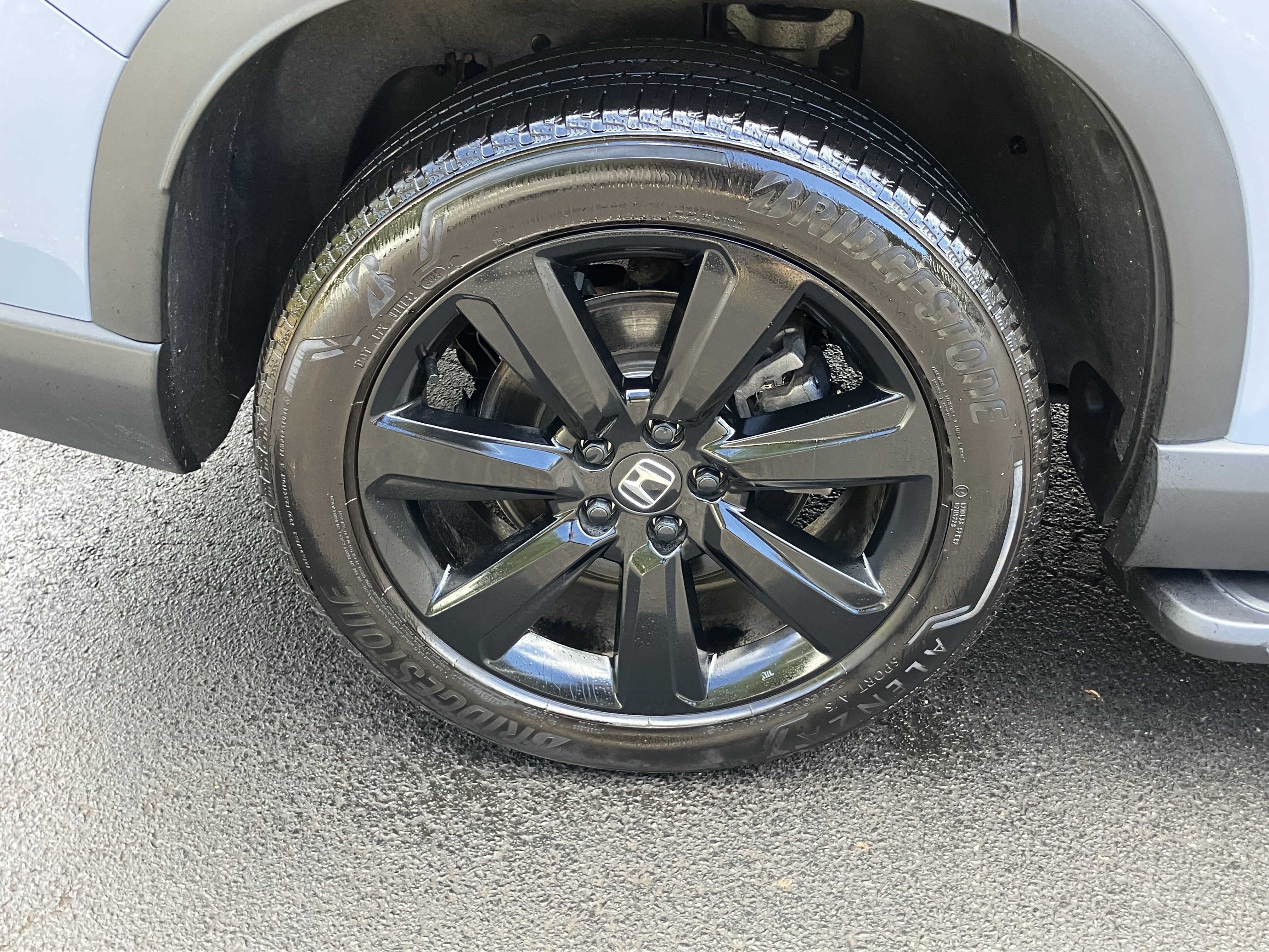 Certified 2025 Honda Pilot Black Edition image 13