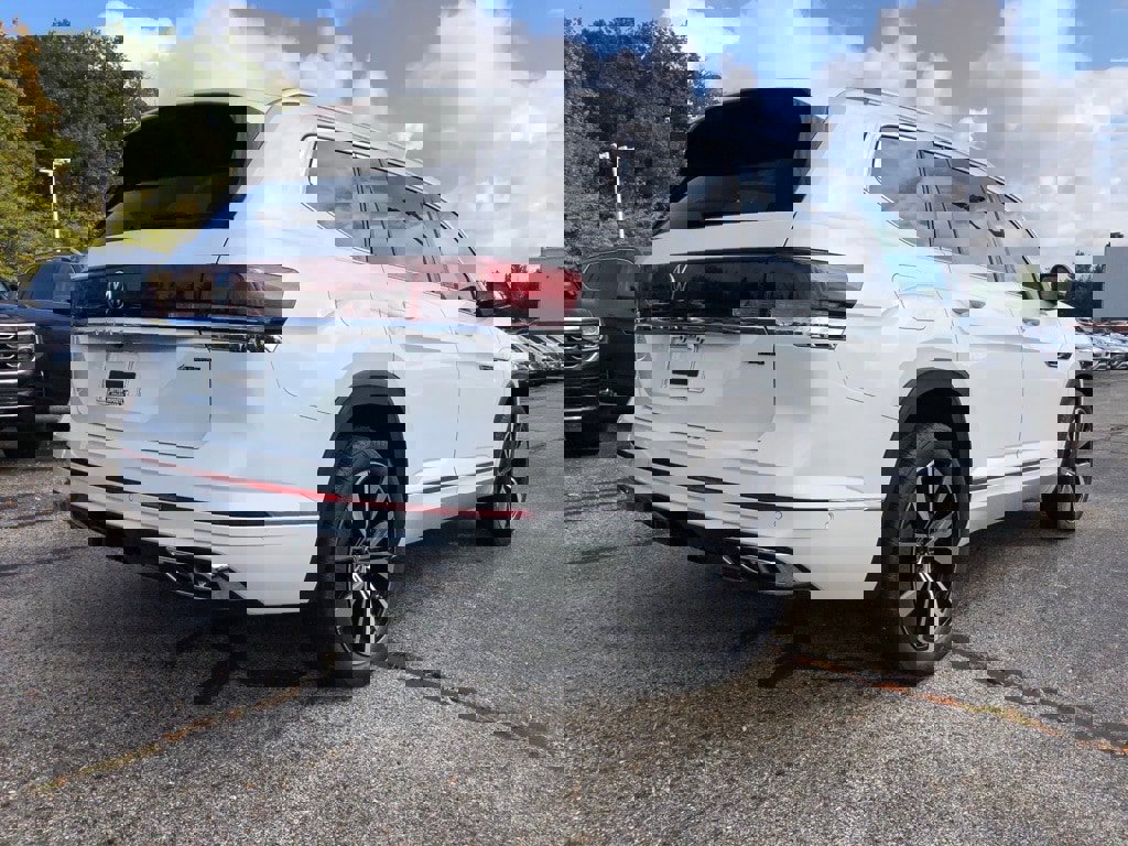 New 2025 Volkswagen Atlas SEL Premium R-Line image 6