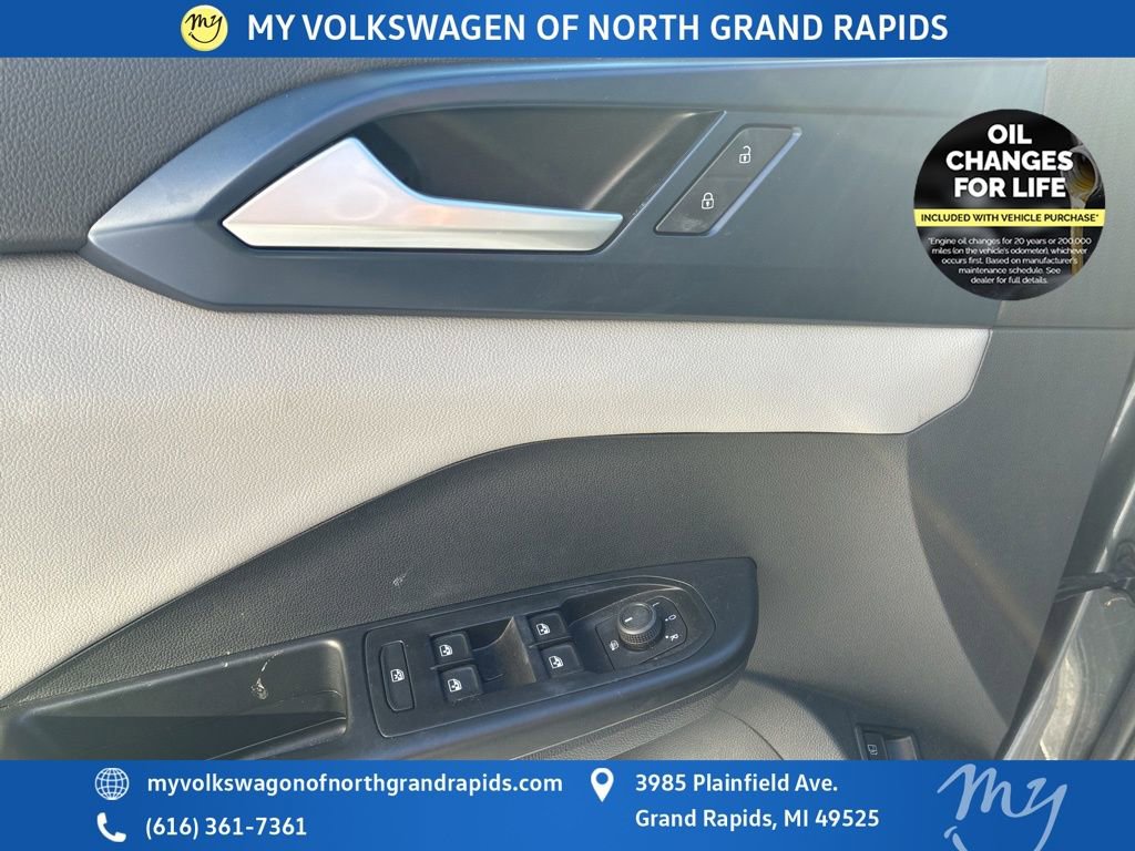 Certified 2023 Volkswagen Taos SE image 10