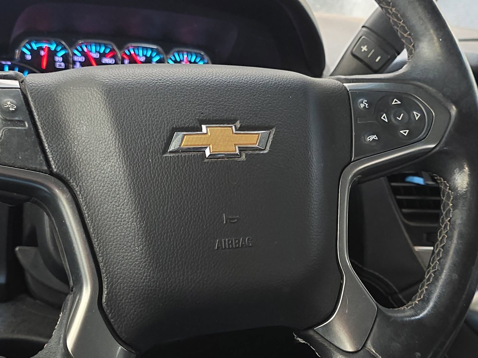 Used 2015 Chevrolet Suburban LS w/ Driver Alert Package RWD image 14