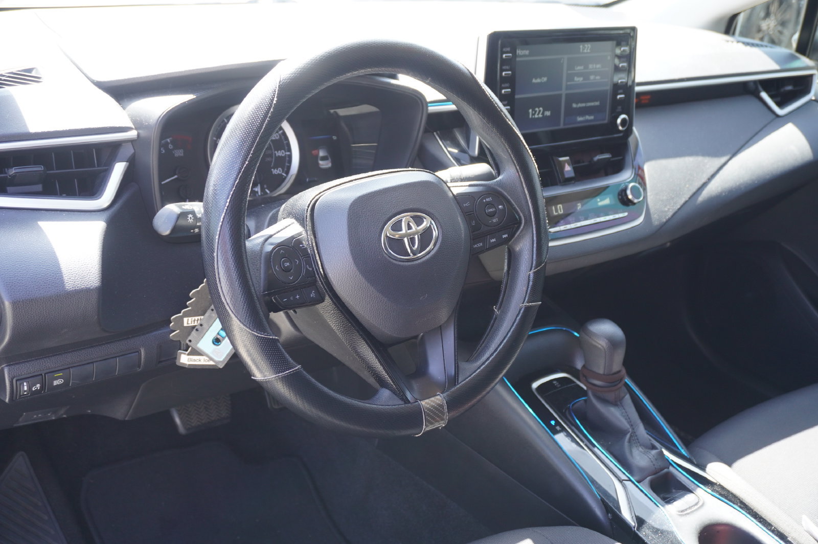 Used 2020 Toyota Corolla LE w/ Carpet Mat Package (TMS) FWD image 6