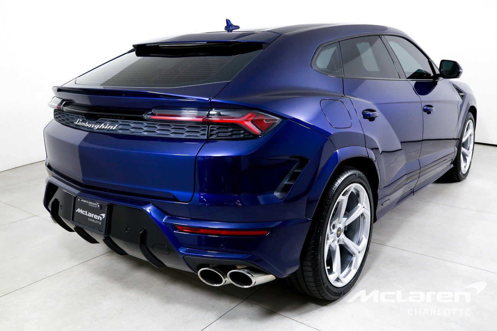 Used 2026 Lamborghini Urus SE AWD/4WD image 8