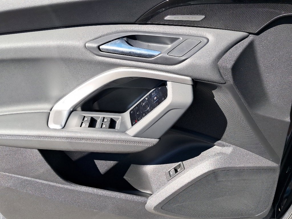 New 2025 Audi Q5 Premium Plus image 17