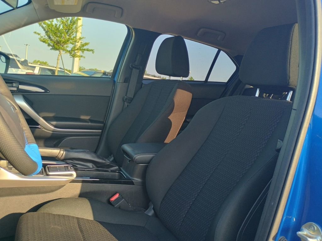 Used 2020 Mitsubishi Eclipse Cross LE FWD image 13