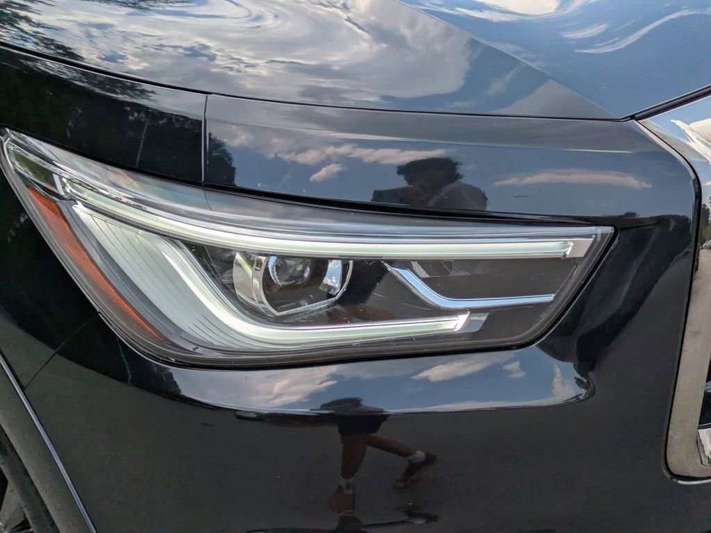 Used 2023 INFINITI QX80 Premium Select w/ All-Season Package RWD image 10