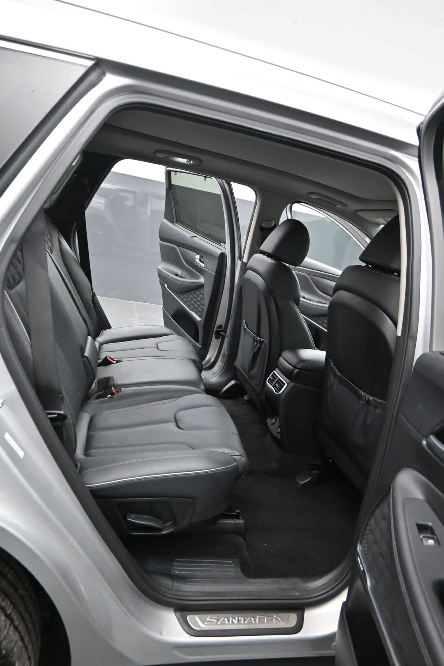 Used 2022 Hyundai Santa Fe SEL Premium w/ Cargo Package AWD/4WD image 17
