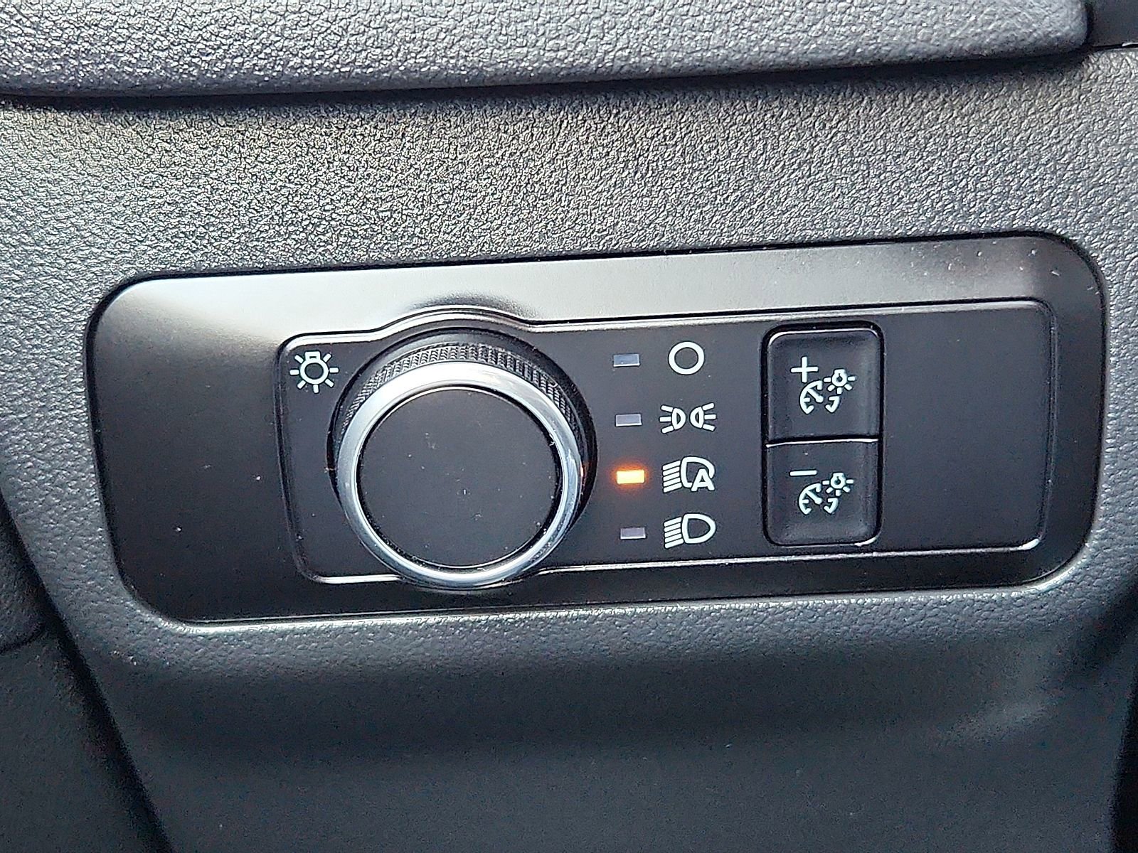 Used 2025 Ford Escape ST-Line image 17