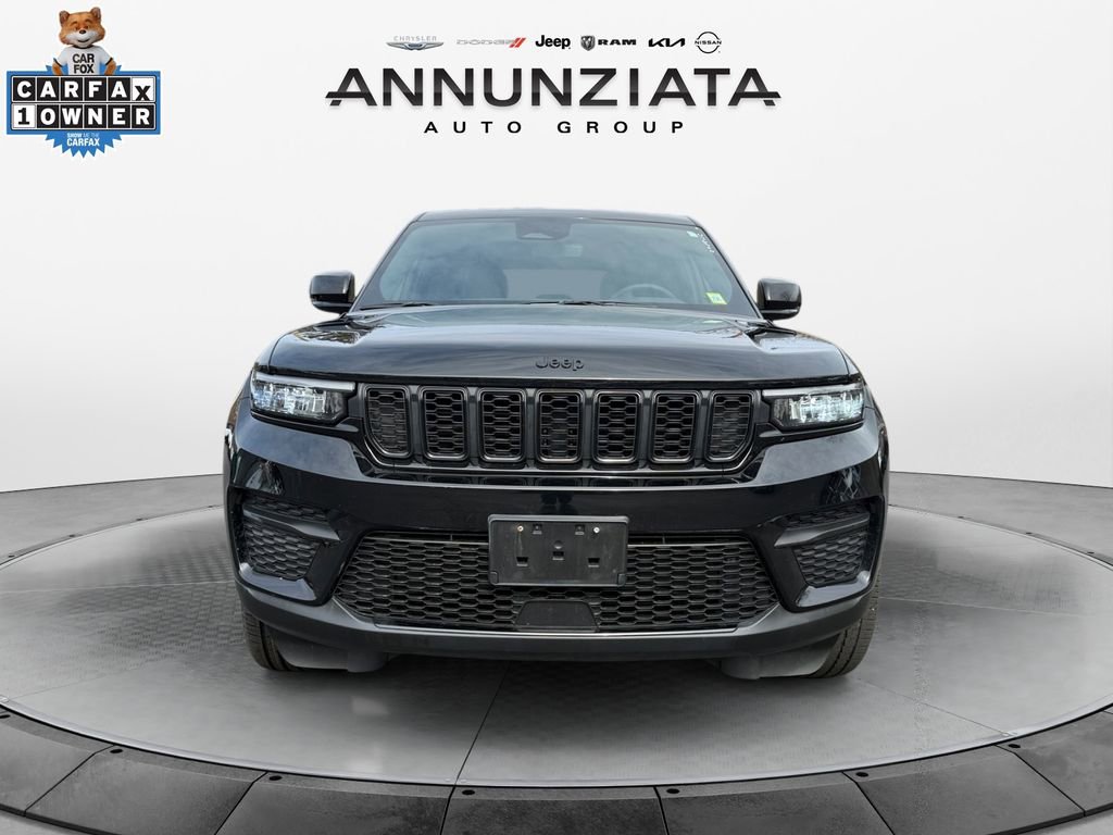 Used 2023 Jeep Grand Cherokee Altitude image 8