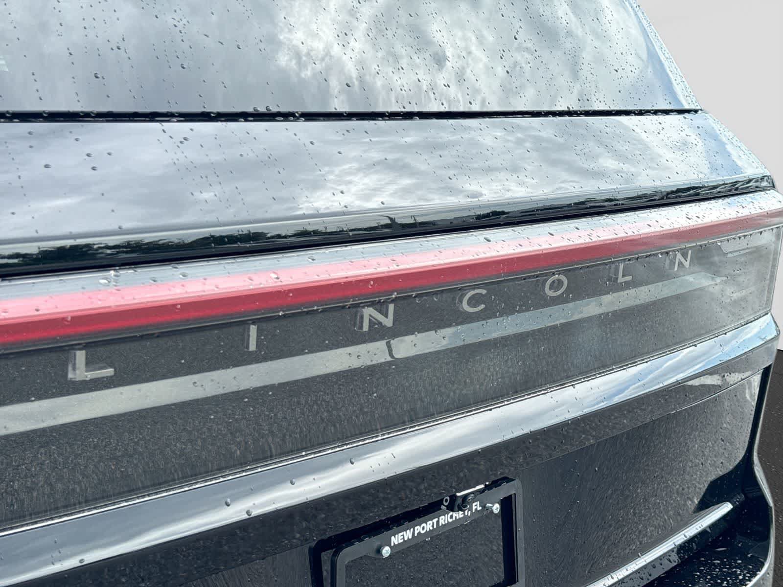 Used 2025 Lincoln Navigator Reserve AWD/4WD image 18