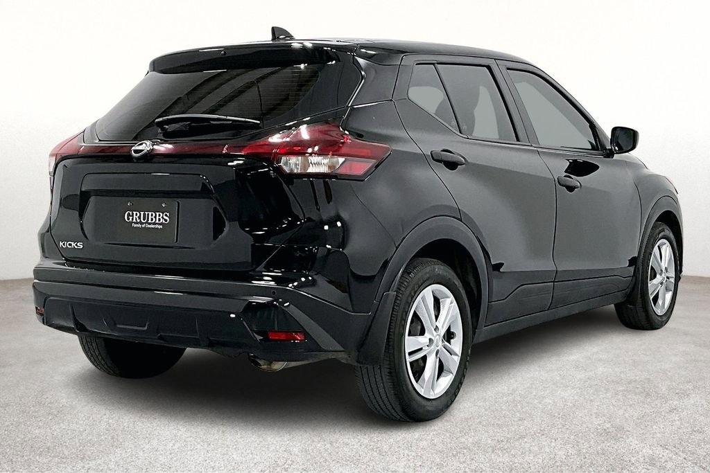 Used 2024 Nissan Kicks S image 2