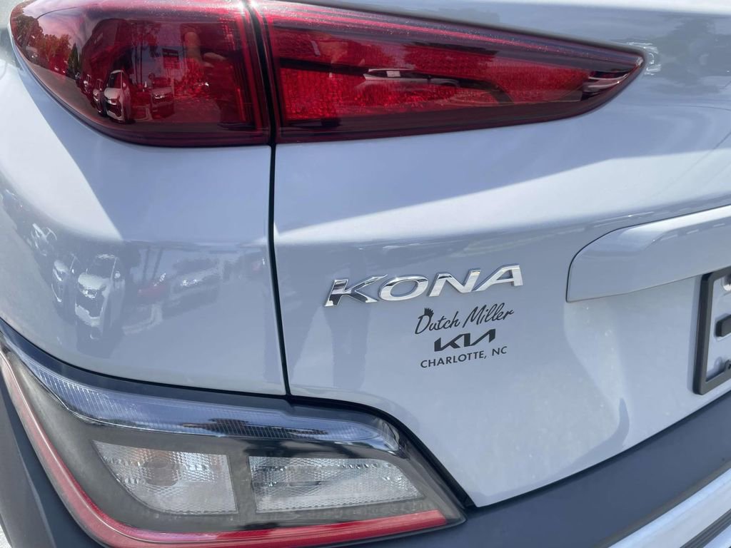 Used 2022 Hyundai Kona SE w/ Cargo Package FWD image 10