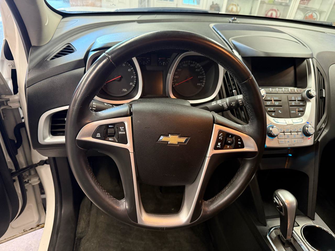 Used 2015 Chevrolet Equinox LT w/ Driver Convenience Package AWD/4WD image 13
