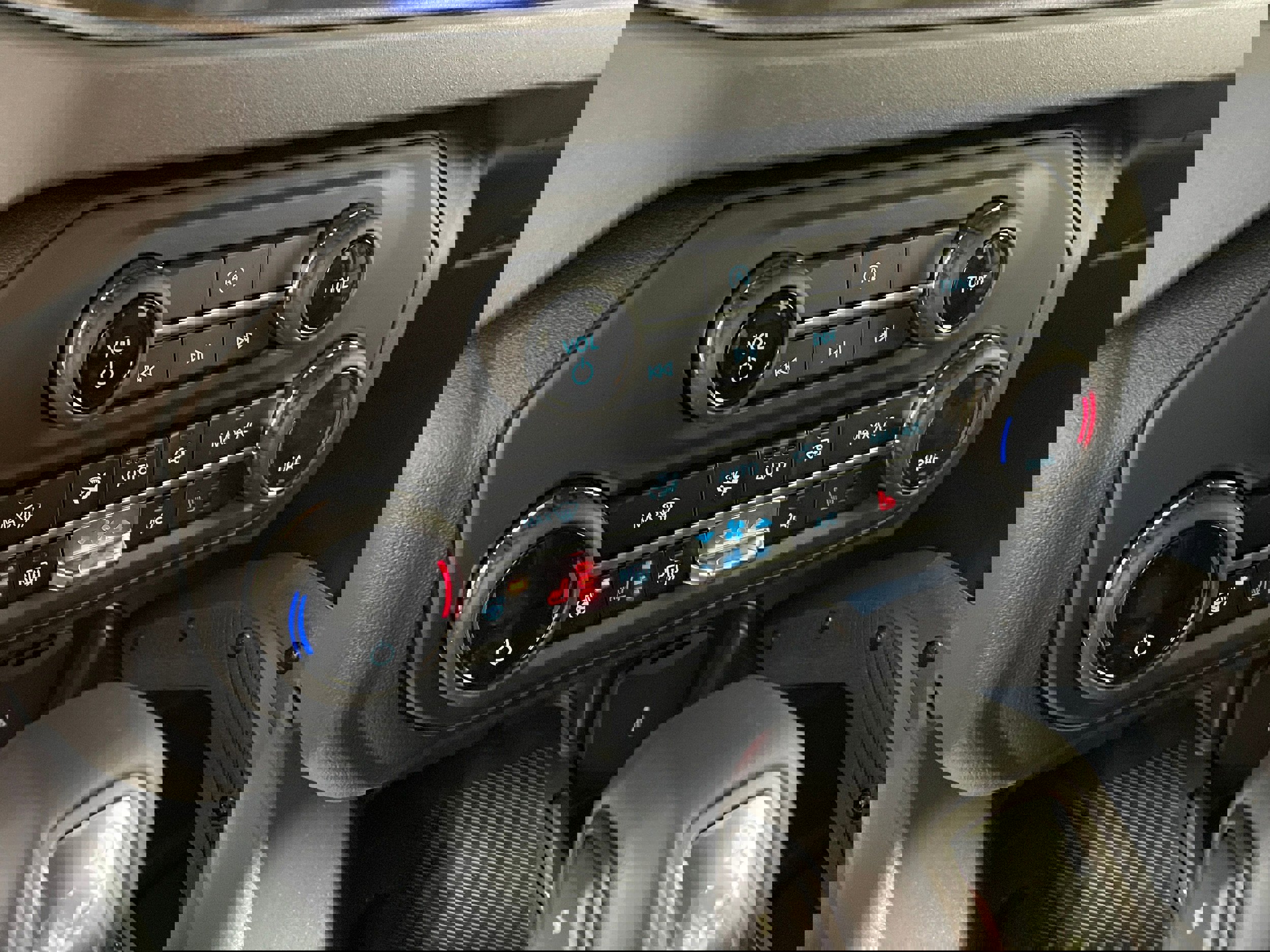 New 2025 Ford Bronco Badlands image 8