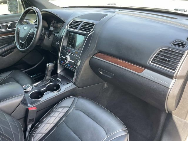 Used 2018 Ford Explorer Platinum image 37