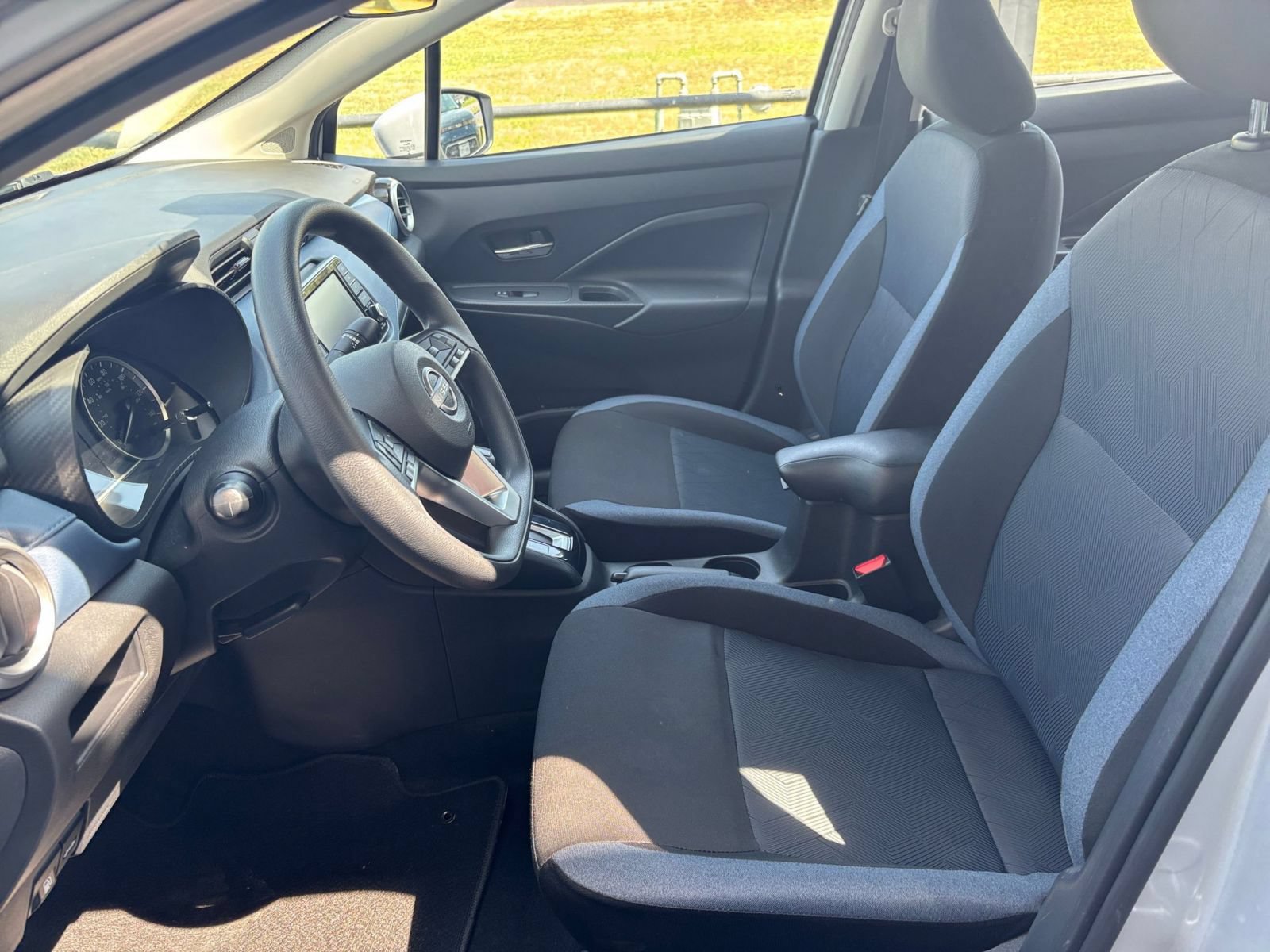 Used 2025 Nissan Versa SV FWD image 24