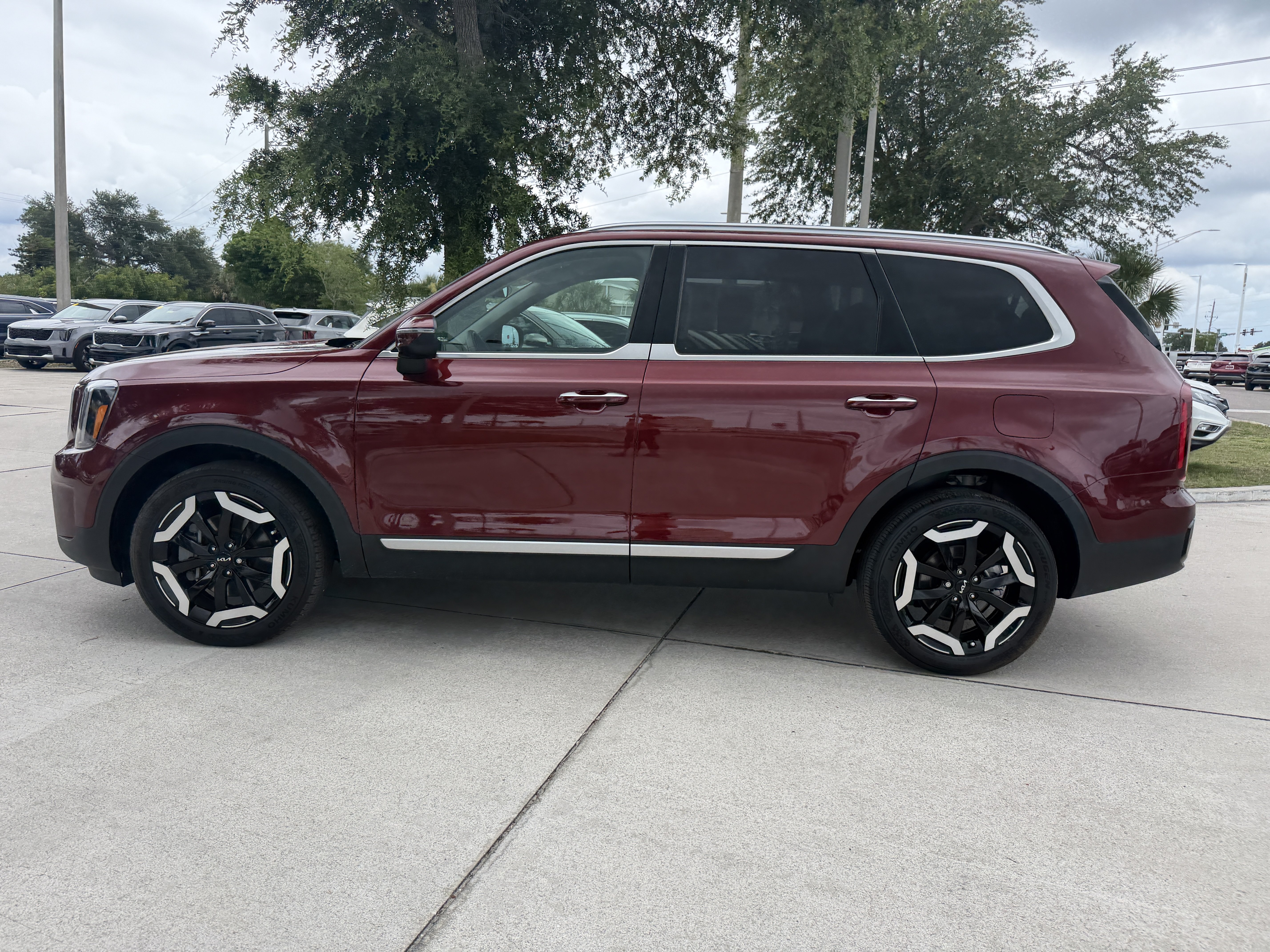 Certified 2024 Kia Telluride S FWD image 7