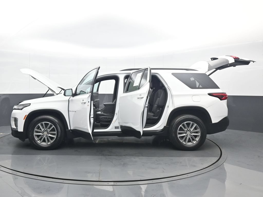 Used 2023 Chevrolet Traverse LT FWD image 37