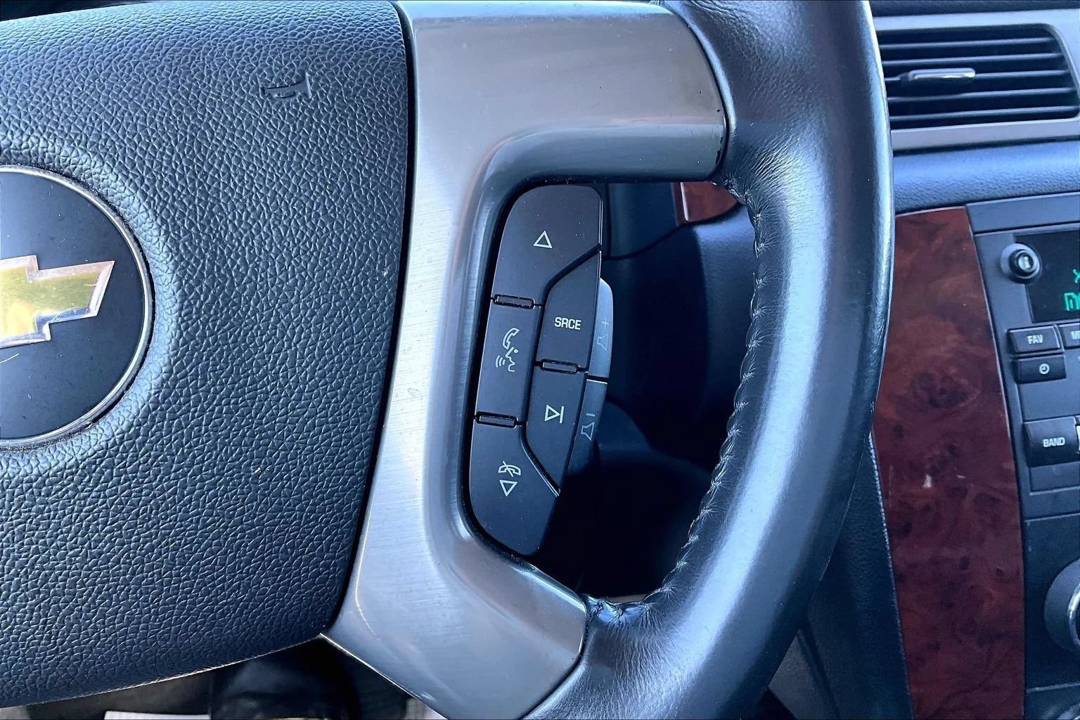 Used 2014 Chevrolet Suburban LS AWD/4WD image 18