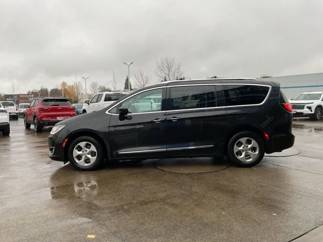 Used 2017 Chrysler Pacifica Touring-L Plus image 4