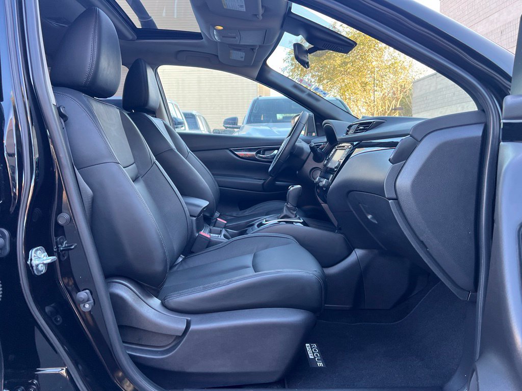 Used 2017 Nissan Rogue Sport SL w/ SL Premium Package FWD image 21