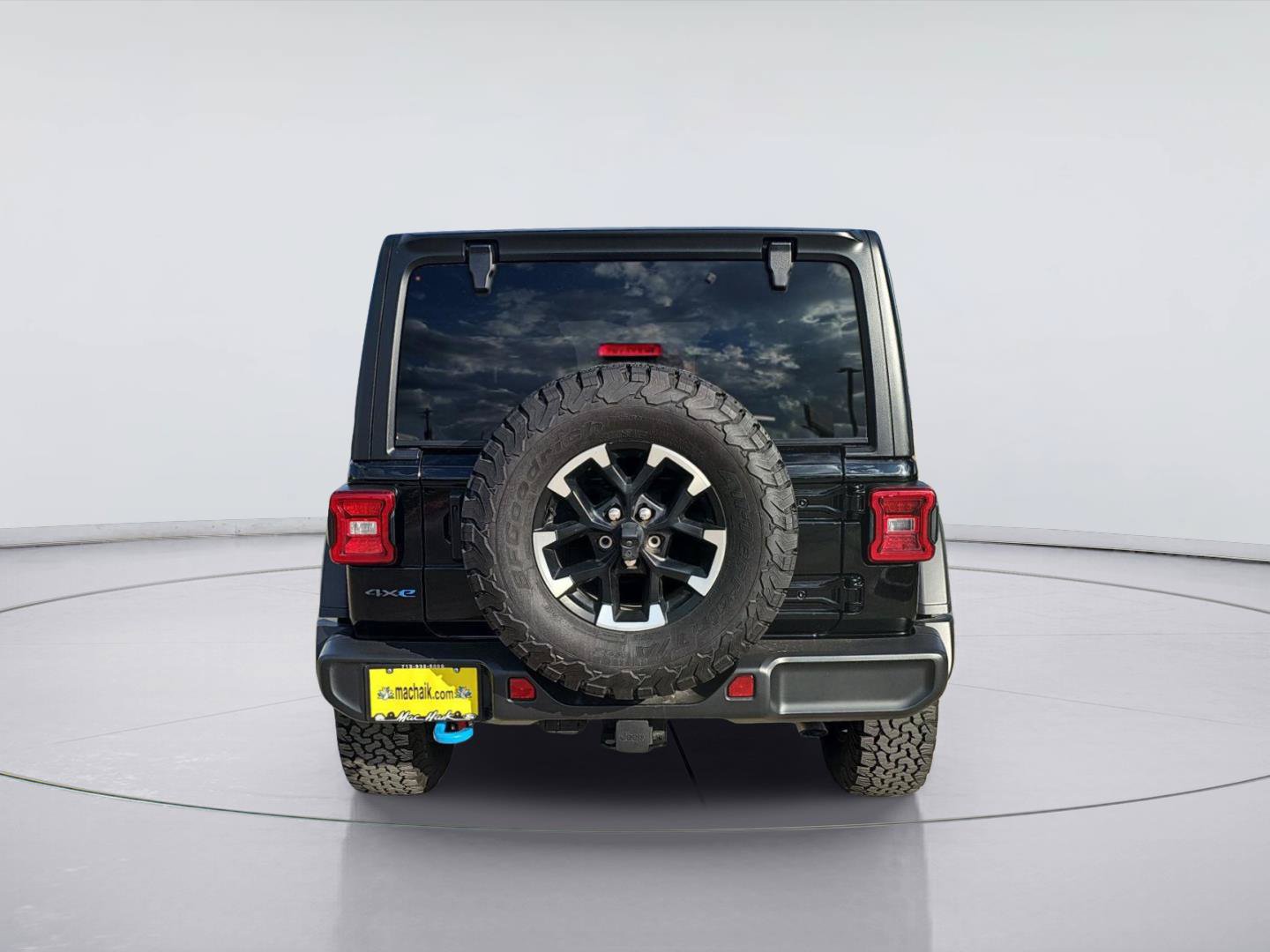 Used 2025 Jeep Wrangler Unlimited Rubicon 4xe w/ Convenience Group AWD/4WD image 5