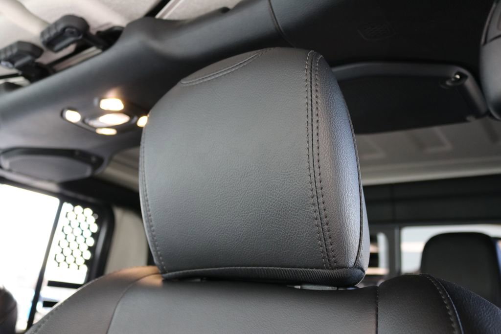 Used 2022 Jeep Gladiator Rubicon w/ LED Lighting Group image 18