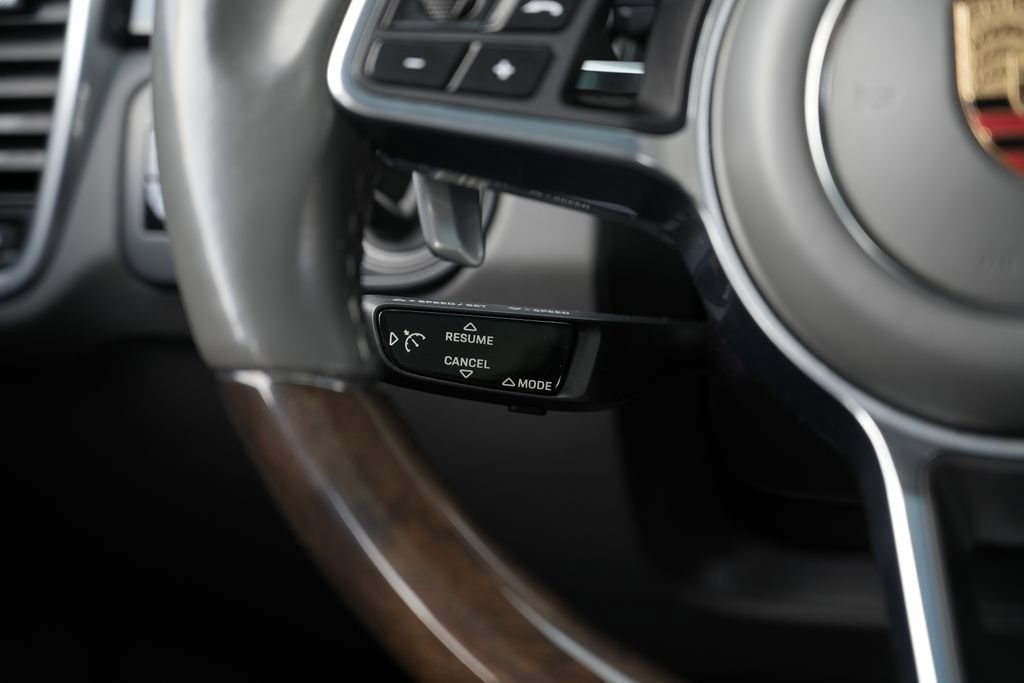 Used 2019 Porsche Cayenne S image 52