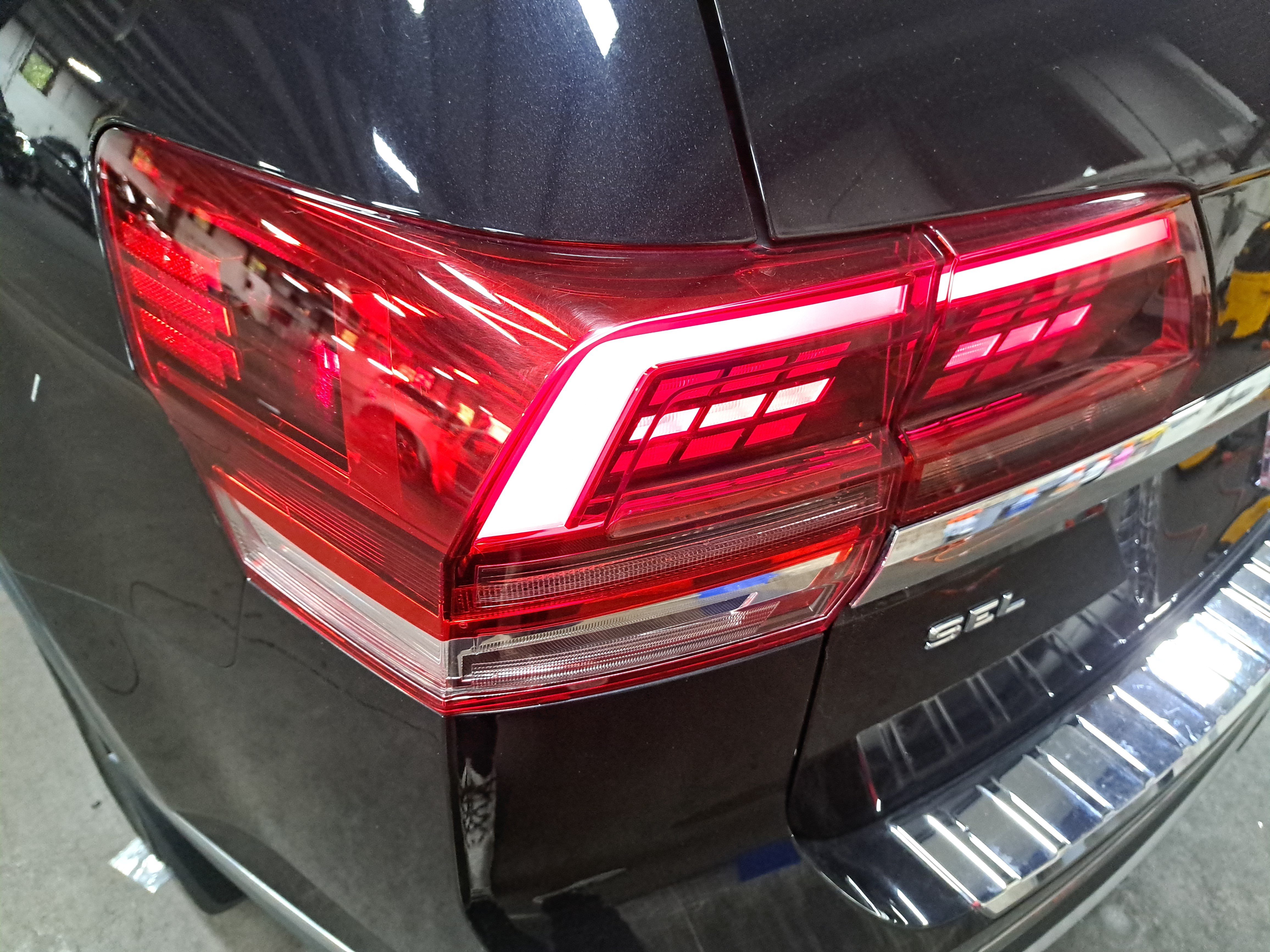 Used 2019 Volkswagen Atlas SEL Premium AWD/4WD image 35