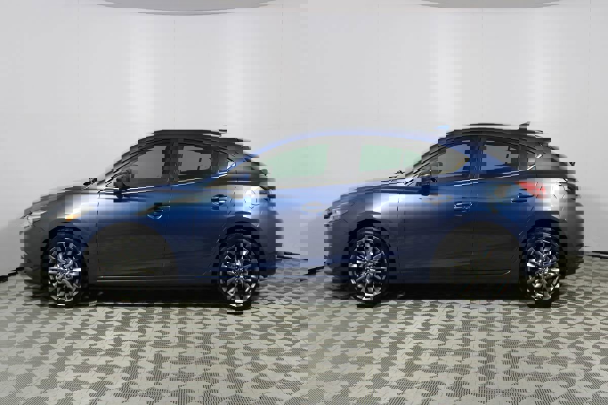 Used 2018 MAZDA MAZDA3 Grand Touring w/ Premium Equipment Package image 35