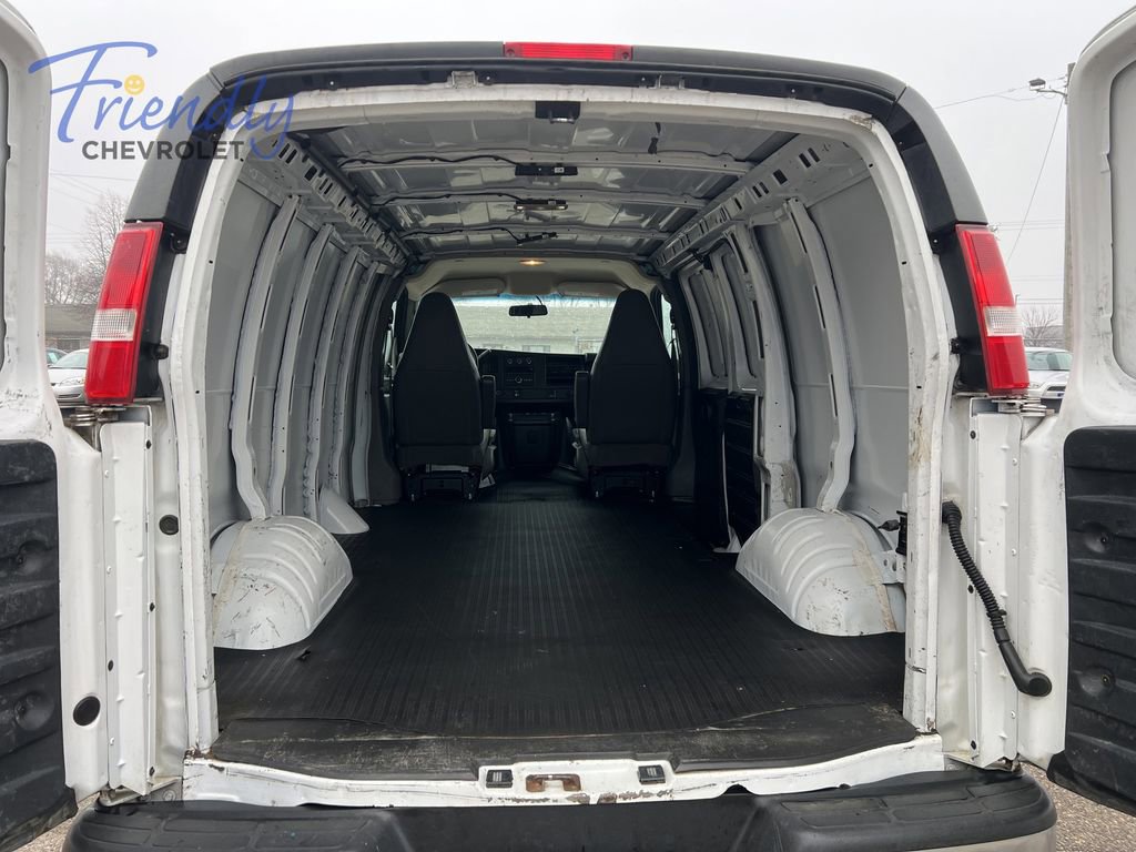 Used 2016 Chevrolet Express 3500 RWD image 12