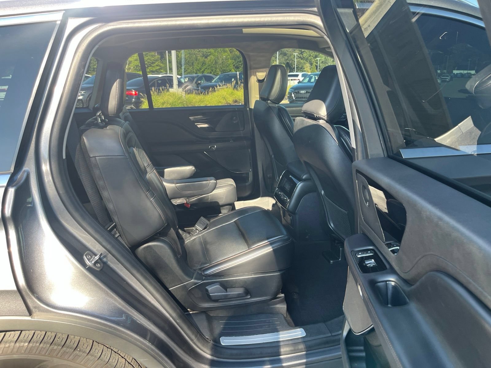 Used 2021 Lincoln Aviator Reserve RWD image 35