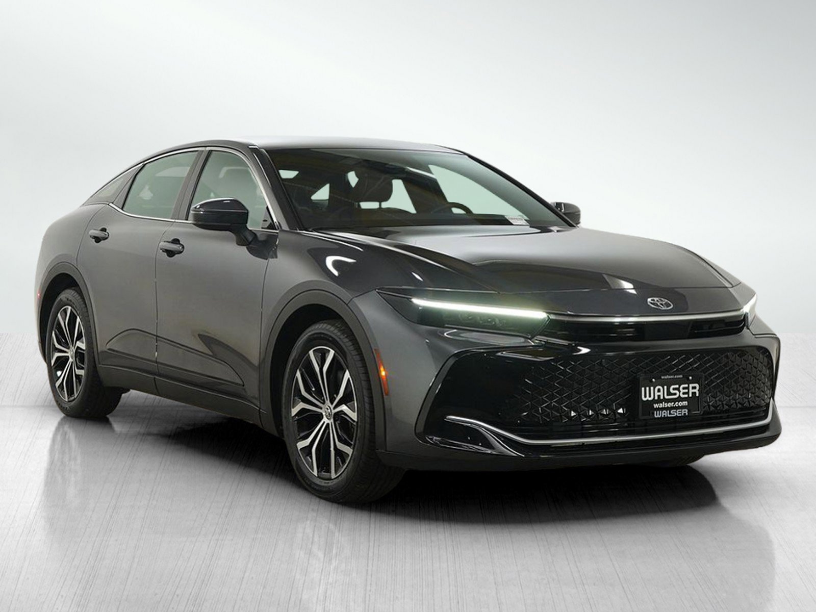 Used 2024 Toyota Crown Limited image 7