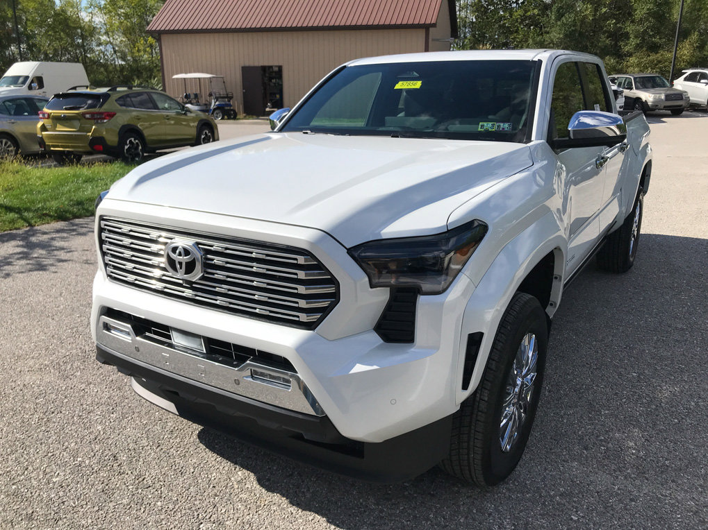 New 2025 Toyota Tacoma Limited image 4
