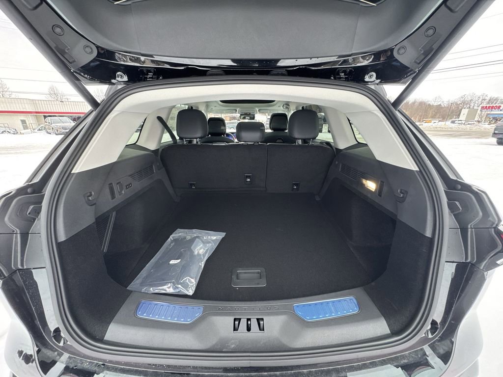 New 2026 Lincoln Nautilus Reserve w/ Jet Appearance Package image 24