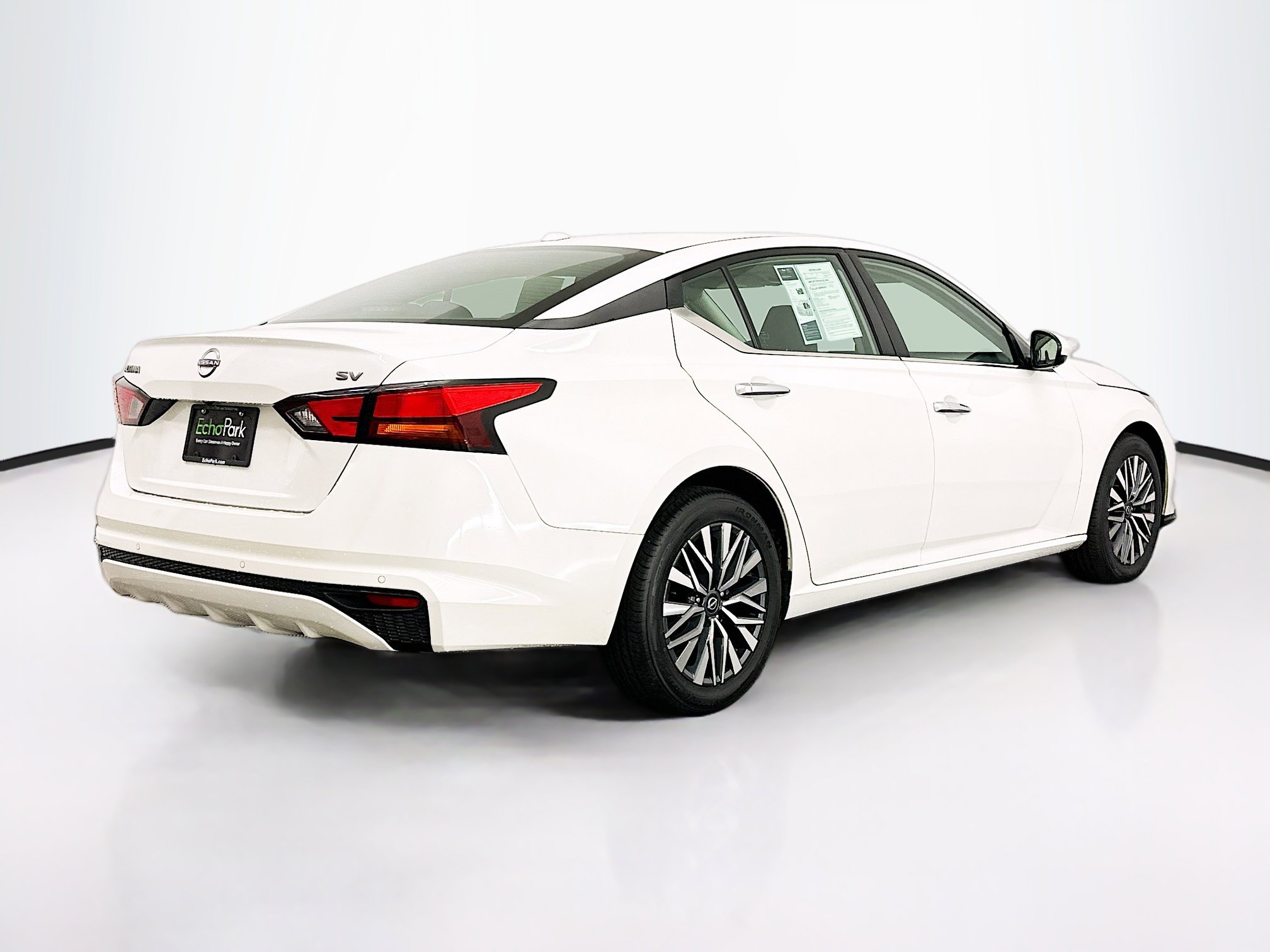 Used 2023 Nissan Altima 2.5 SV image 9