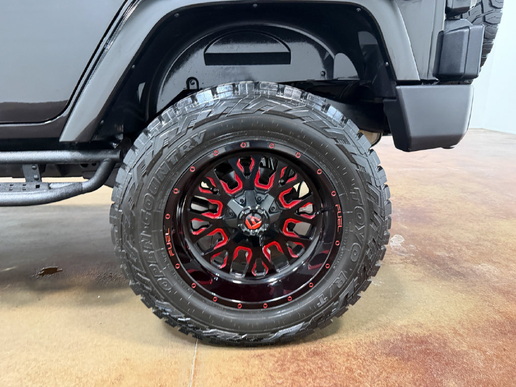 Used 2015 Jeep Wrangler Unlimited Sahara w/ Connectivity Group AWD/4WD image 94