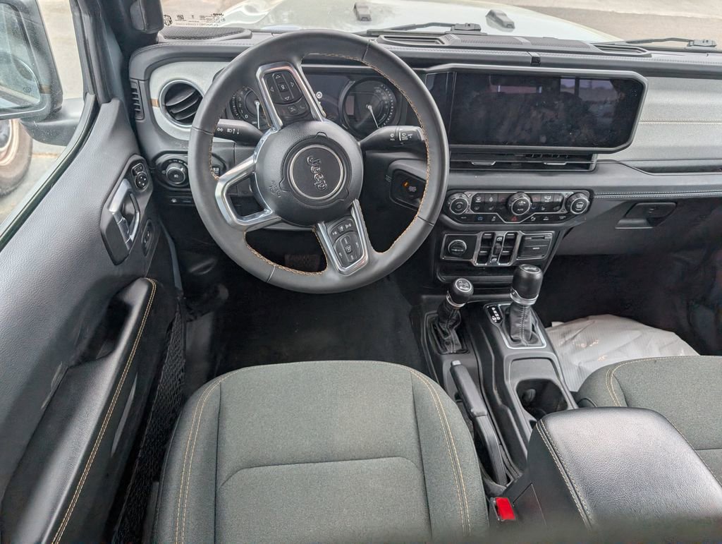 Used 2024 Jeep Wrangler Unlimited Sahara w/ Technology Group image 8
