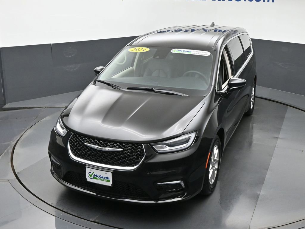 Used 2024 Chrysler Pacifica Touring-L image 26
