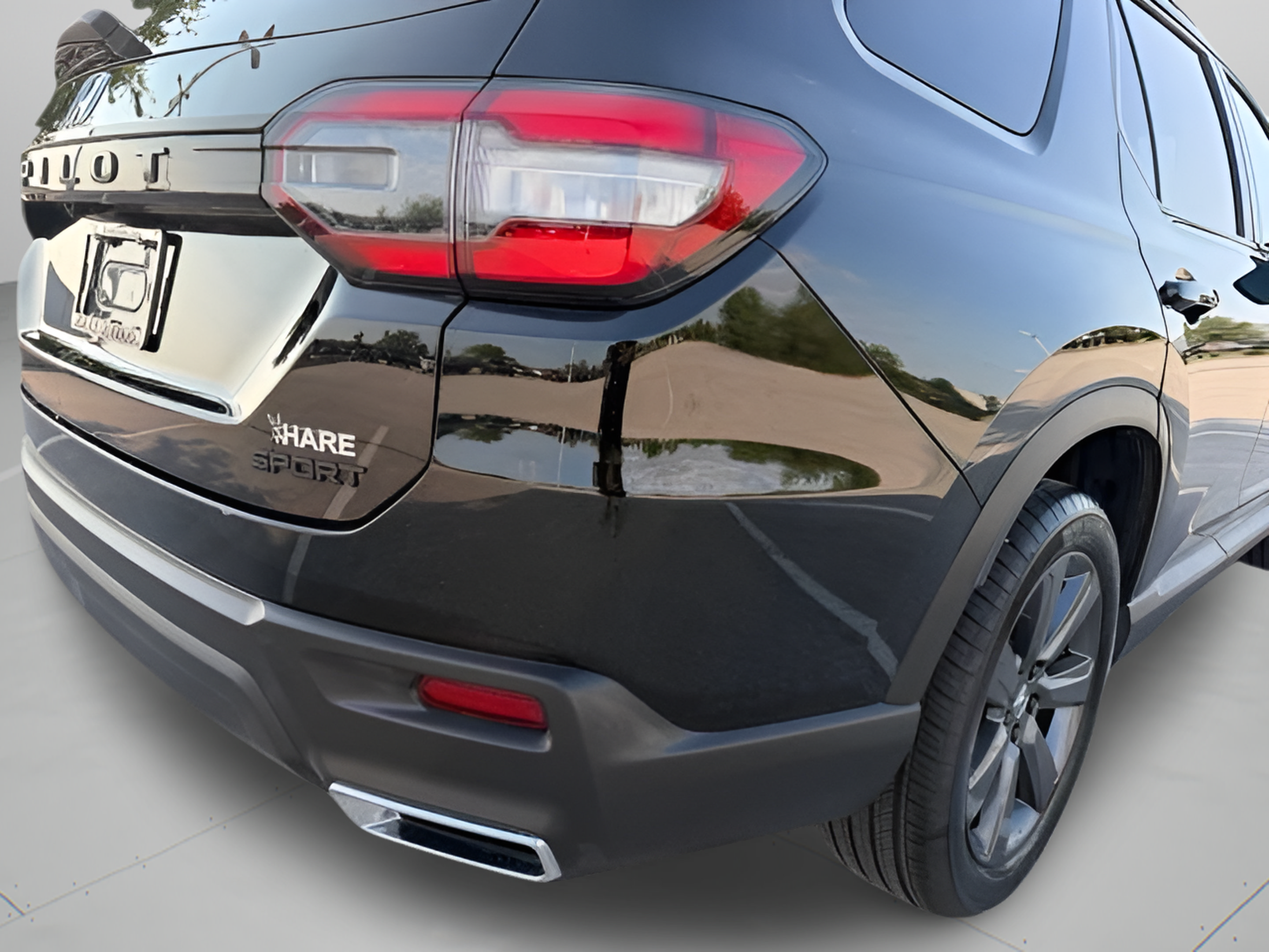 Certified 2025 Honda Pilot Sport image 33