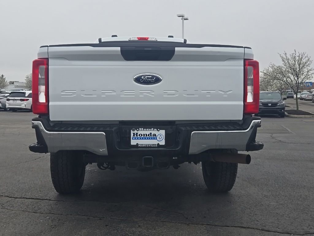 Used 2023 Ford F350 XLT w/ FX4 Off-Road Package AWD/4WD image 7