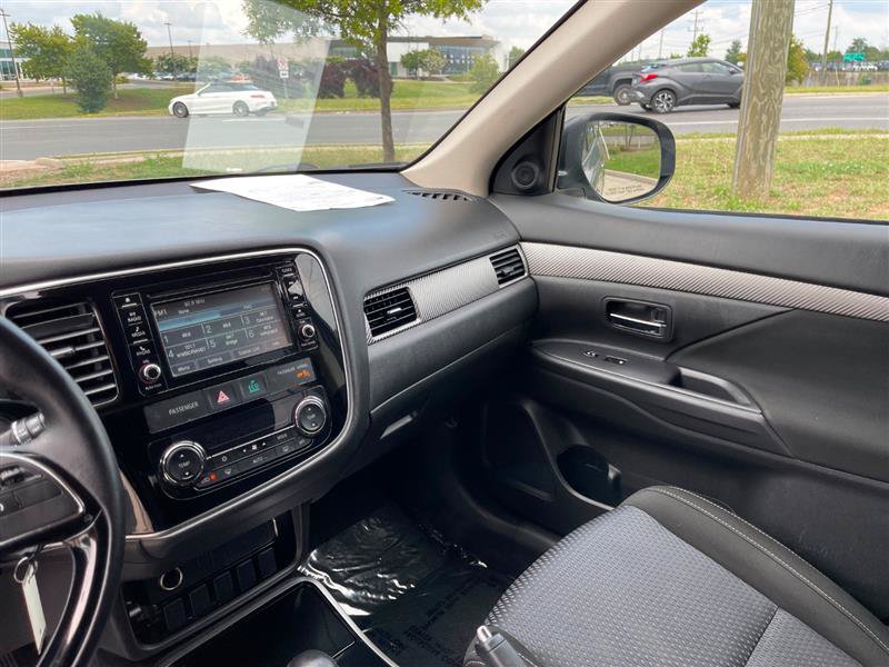 Used 2017 Mitsubishi Outlander ES AWD/4WD image 79