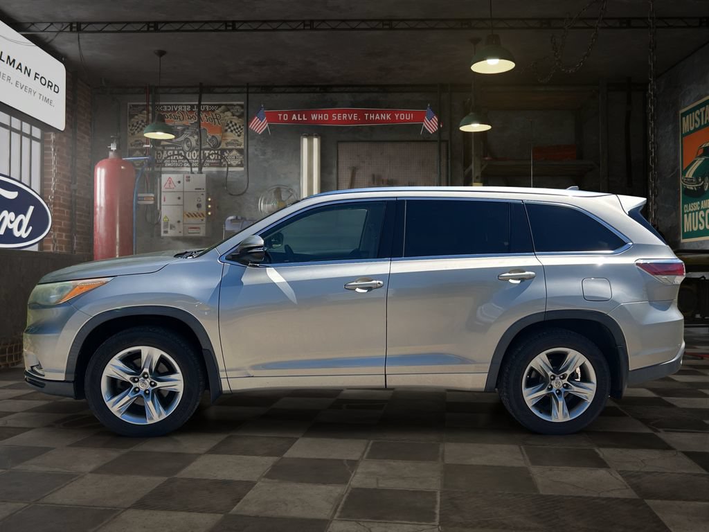 Used 2015 Toyota Highlander Limited Platinum AWD/4WD image 3