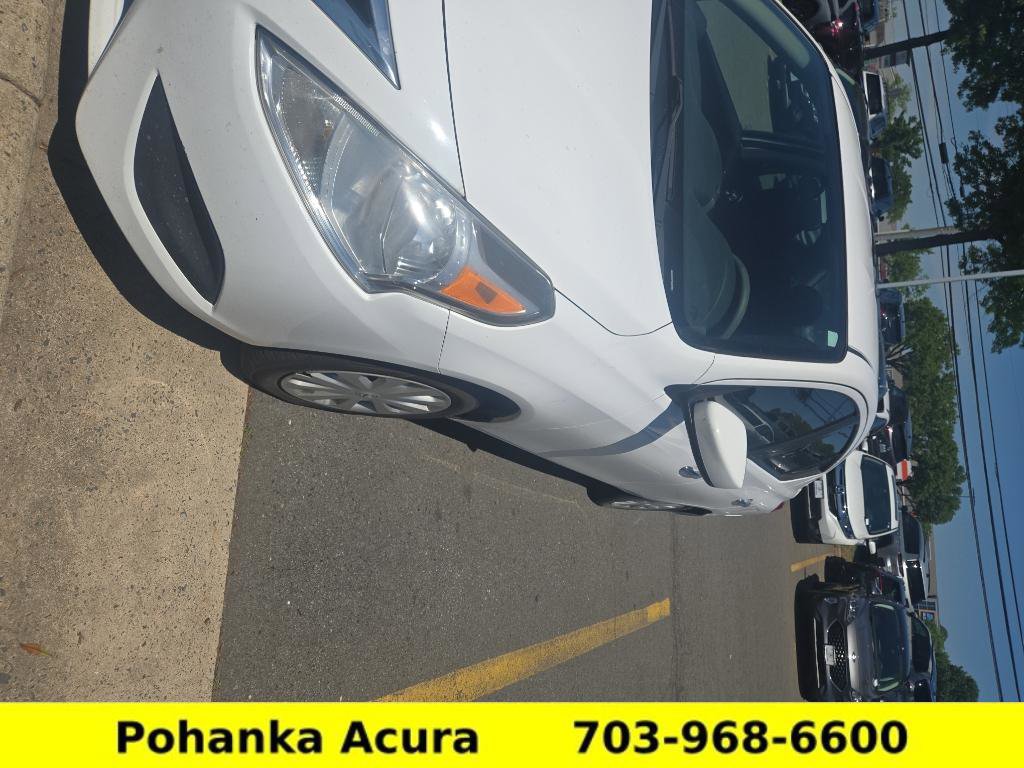 Used 2017 Nissan Versa SV FWD image 5