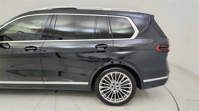 Used 2025 BMW X7 xDrive40i w/ Executive Package image 10