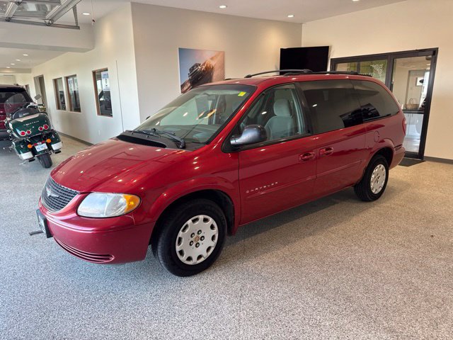 Used 2001 Chrysler Town & Country LX FWD image 4