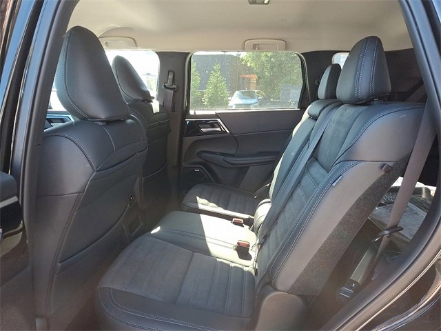 New 2025 Mitsubishi Outlander SE image 5