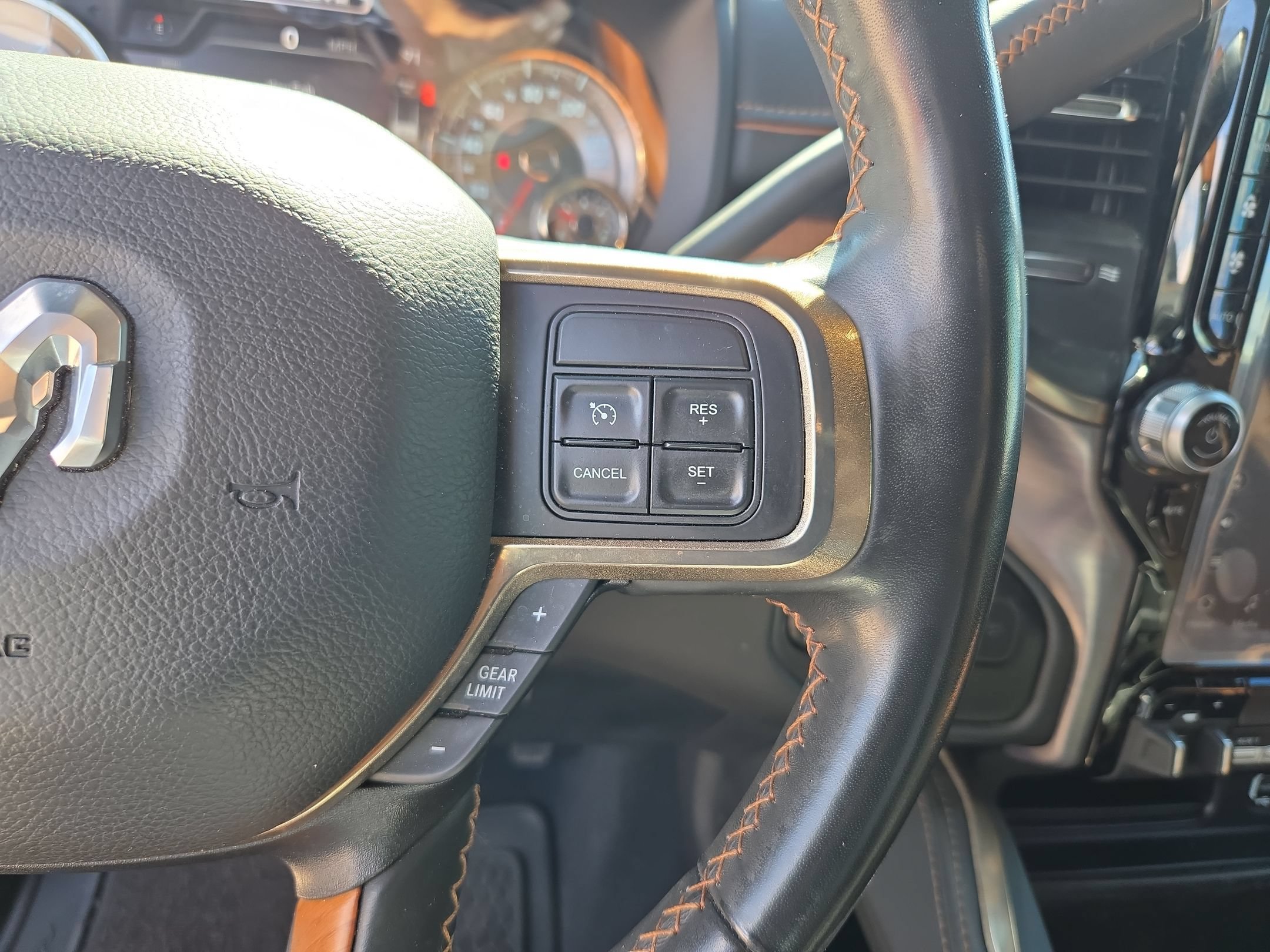 Used 2022 RAM 2500 Limited AWD/4WD image 22